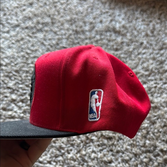 Toronto Rapters Red and black SnapBack hat - Picture 2 of 4